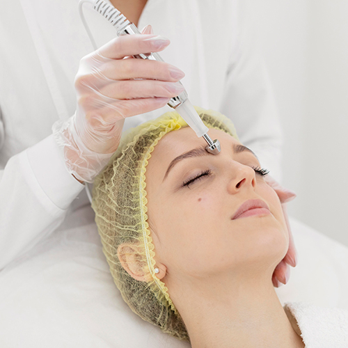 A consultant is doing its work